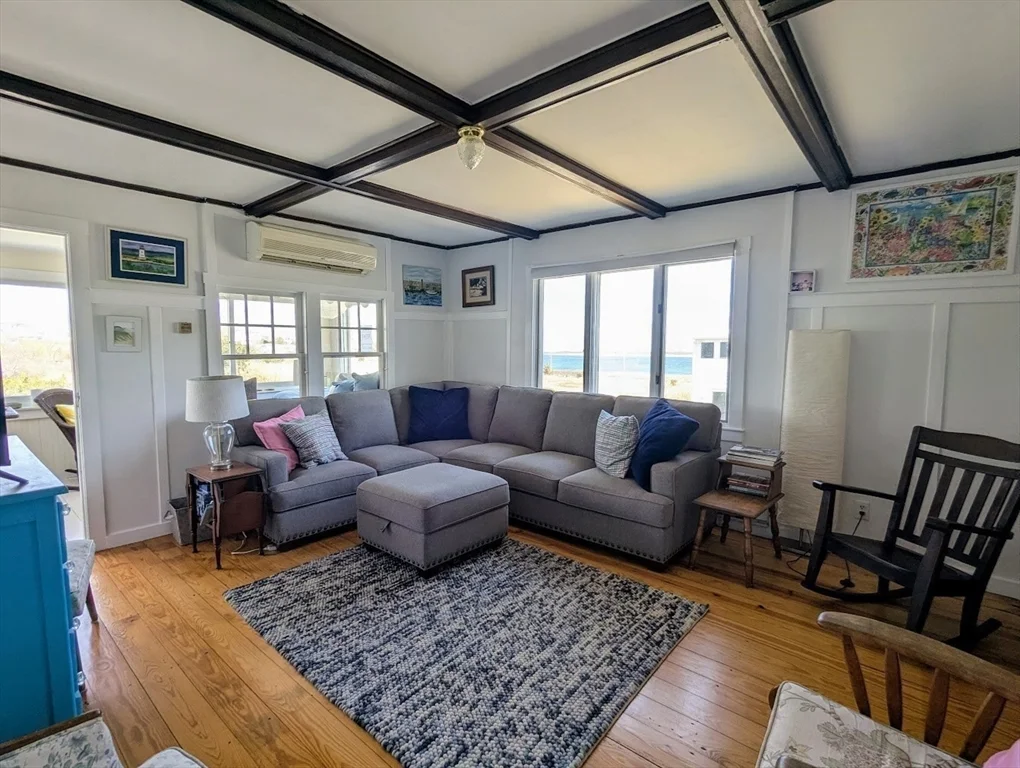 12 Cove Rd, Little Neck