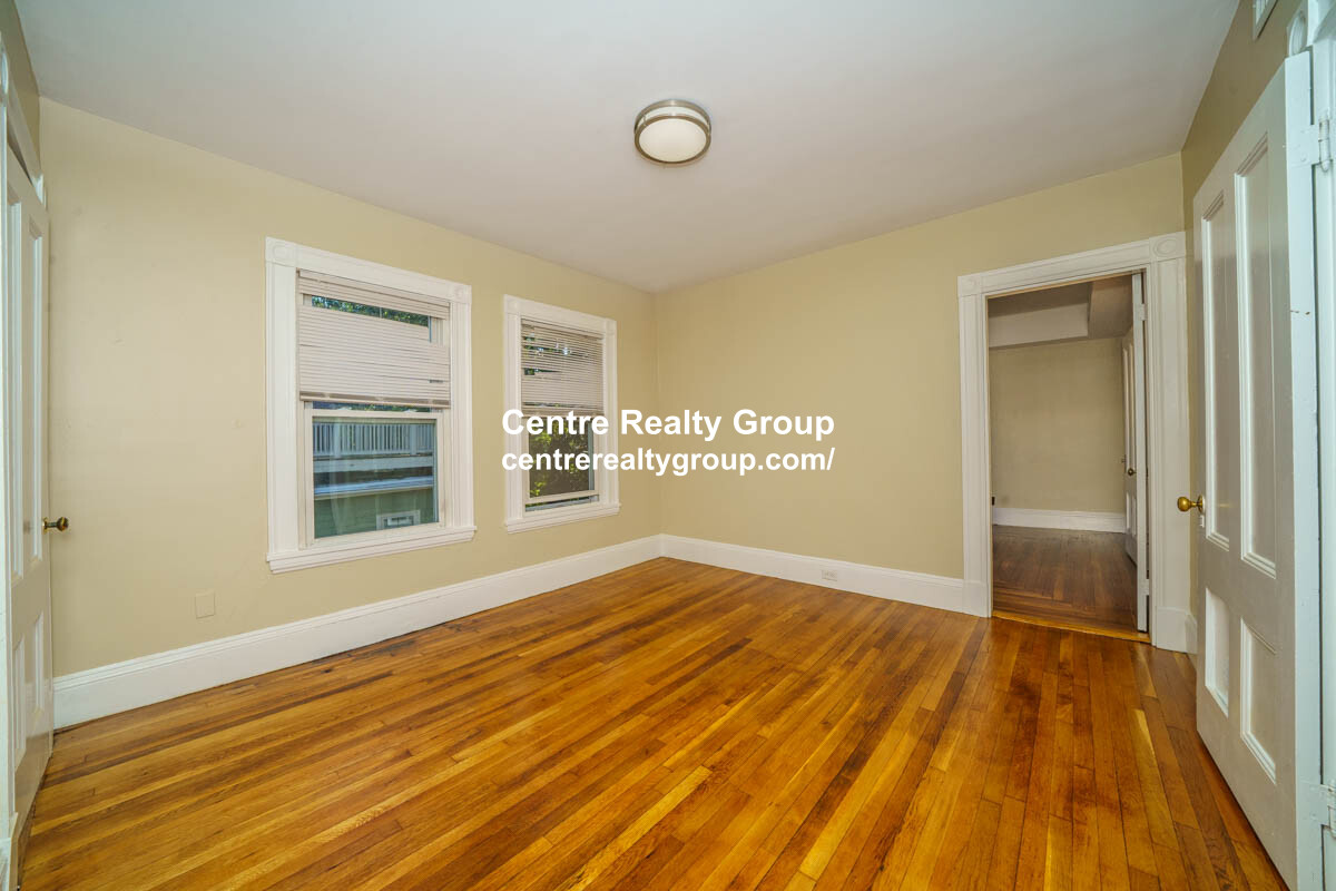 1590 Cambridge St, Harvard Square