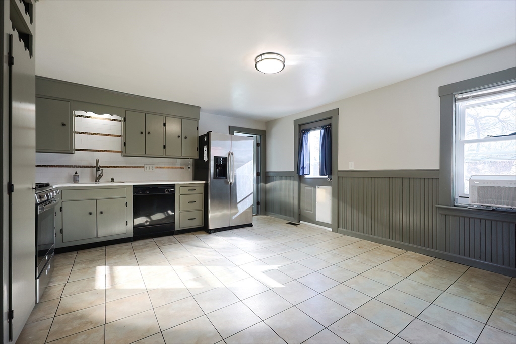 30 Lawrence St, Milford