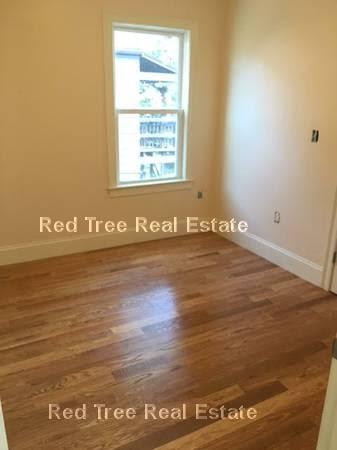 35 Pratt St, Allston