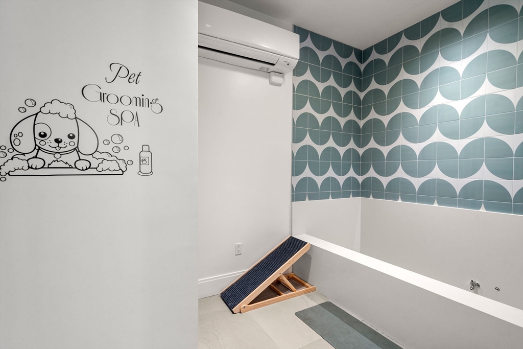 191 Washington St, Brighton