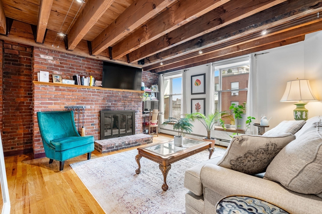 130 Fulton St, Waterfront