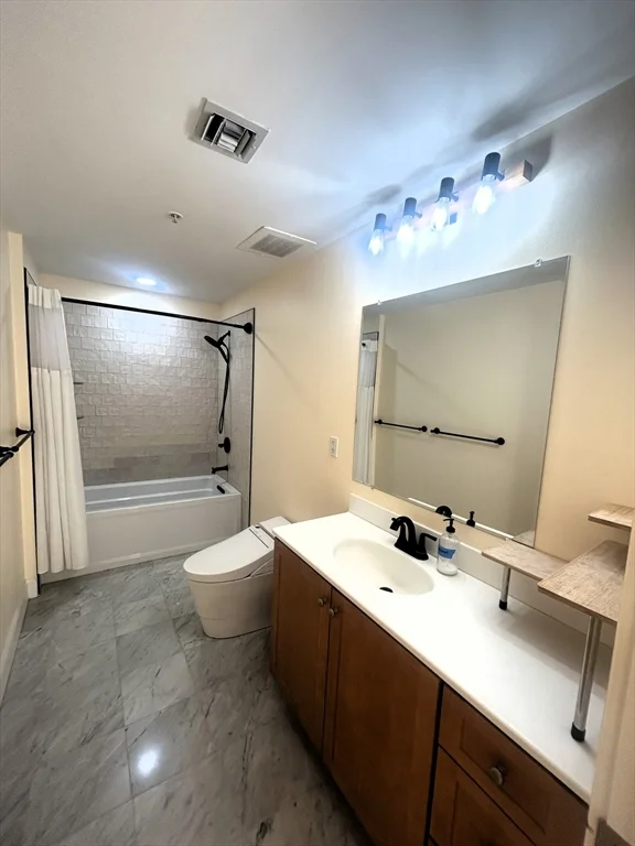 17 Ivaloo St, Ward Two