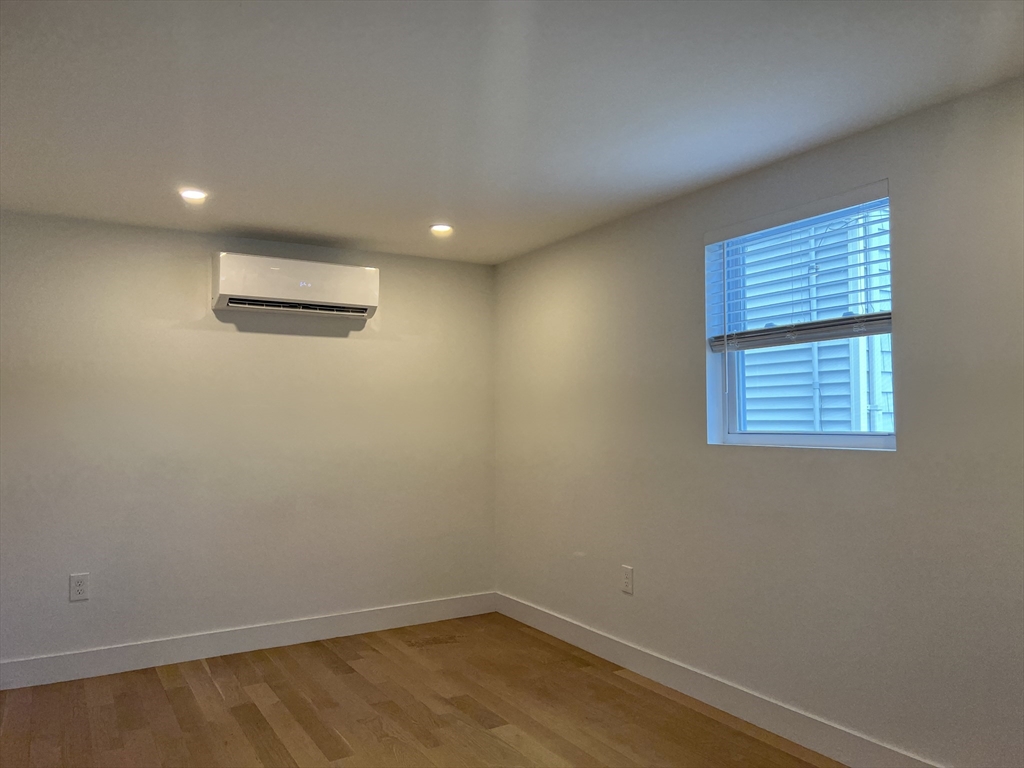 28 Neptune Ave, Winthrop