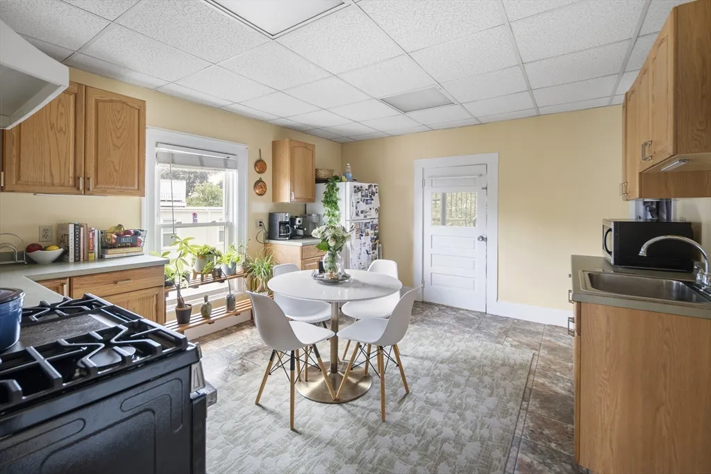 38 Spring, Spring Hill