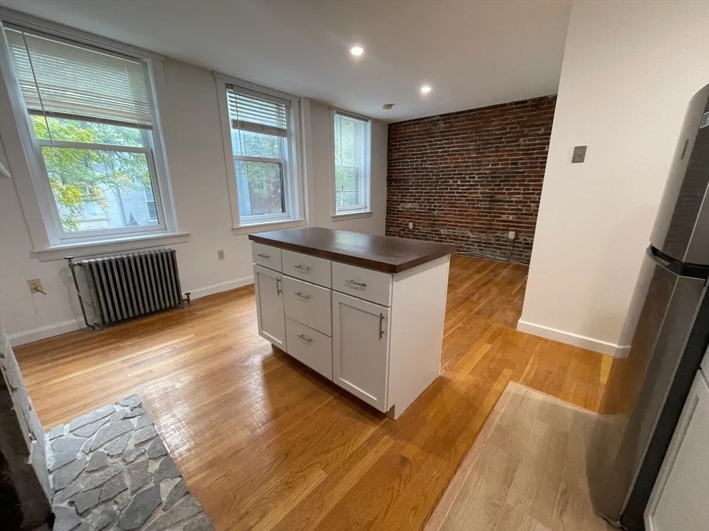 41 Grove St, Beacon Hill