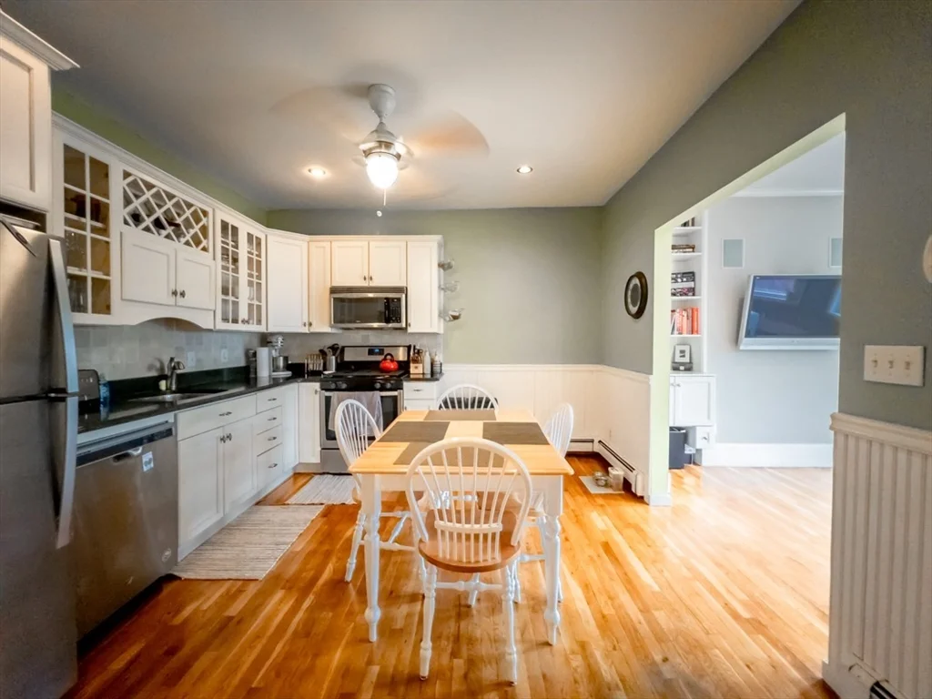 122 Day St, Jamaica Plain