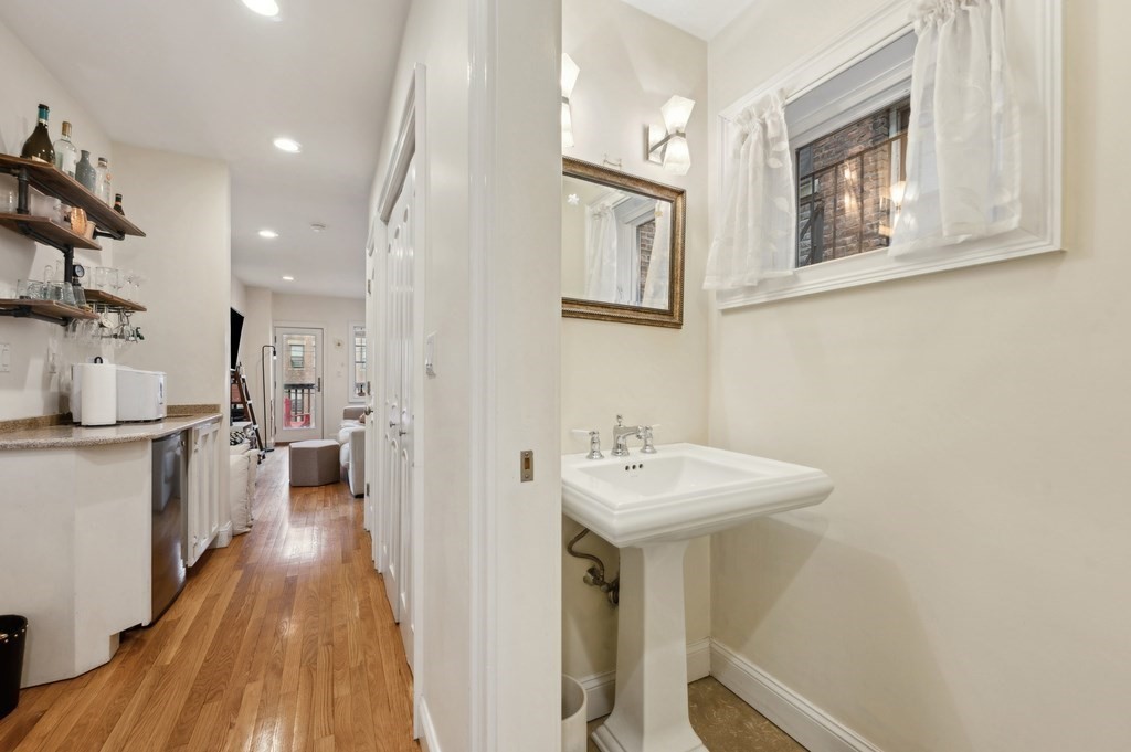 37 Queensberry, Fenway