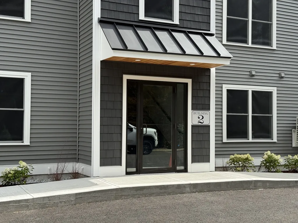 251 Sladen St, Dracut