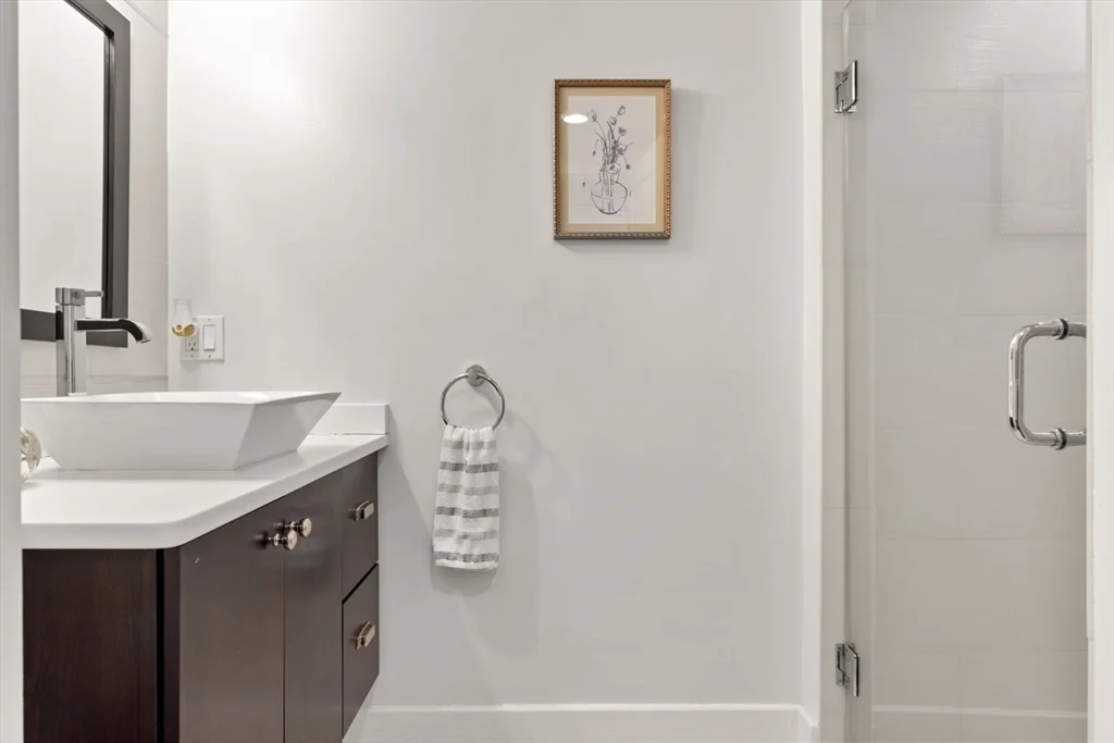 12 Mohawk St, South Boston