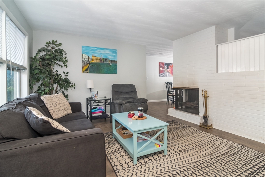 17 Francine Rd, Saxonville