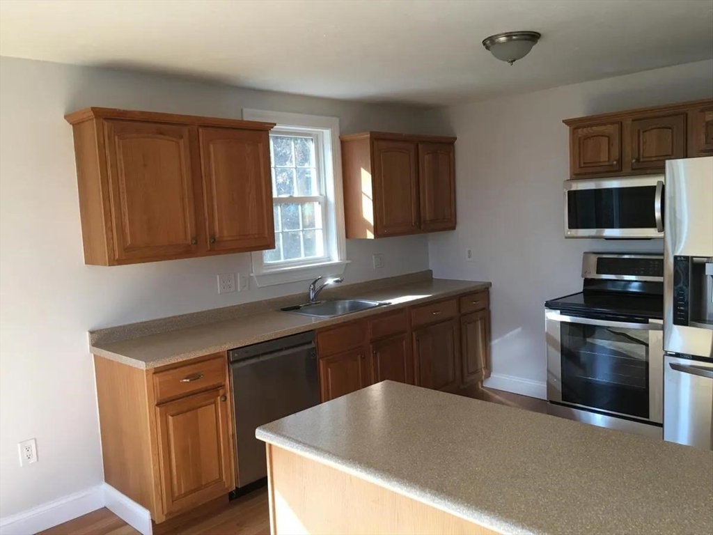 41 Blueberry Hill Rd, Woburn