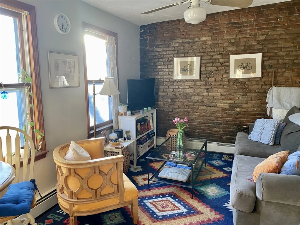 109 Bartlett St, Charlestown