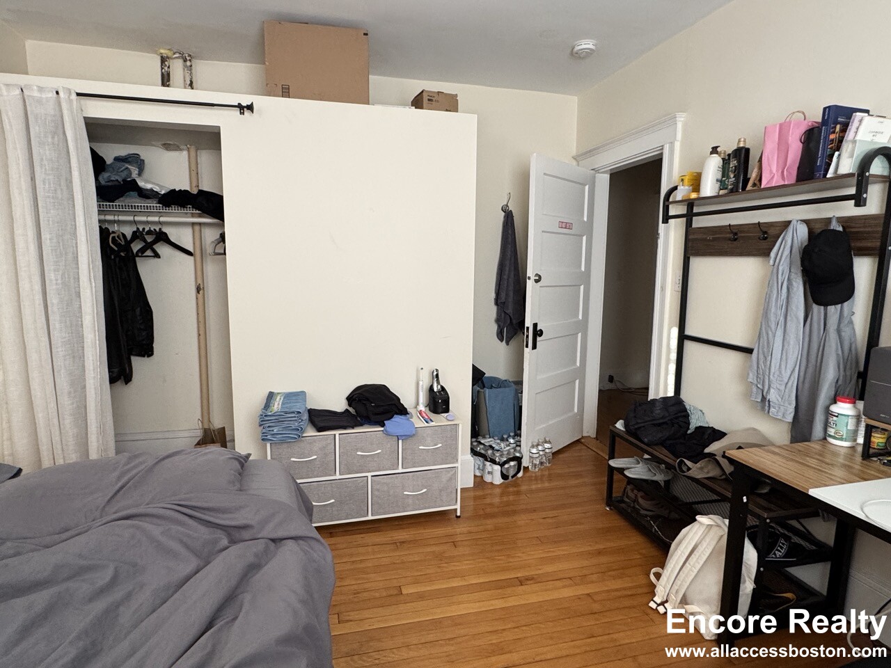 331 Faneuil St, Oak Square