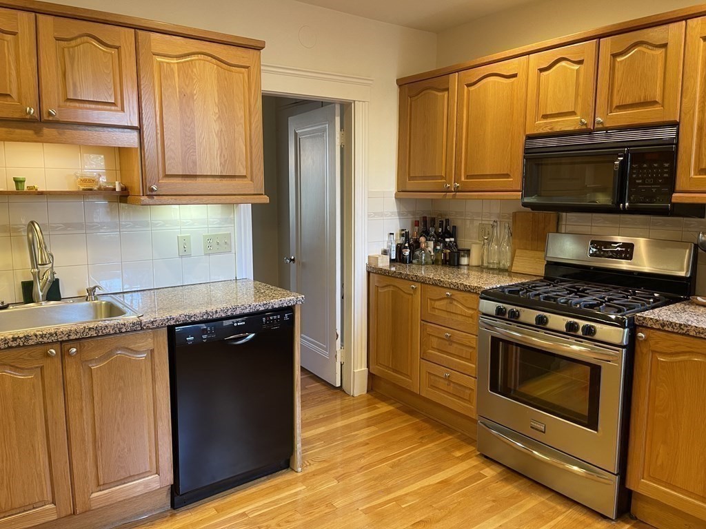 52 Summit Ave, Brookline