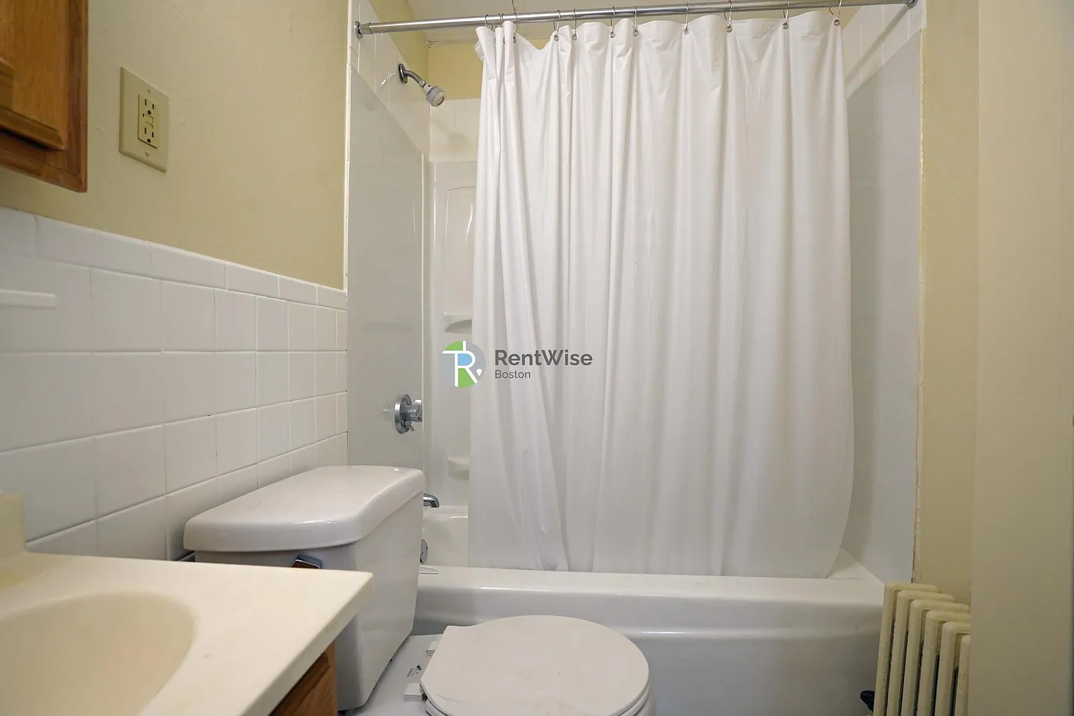 1132 Commonwealth Ave, North Brookline