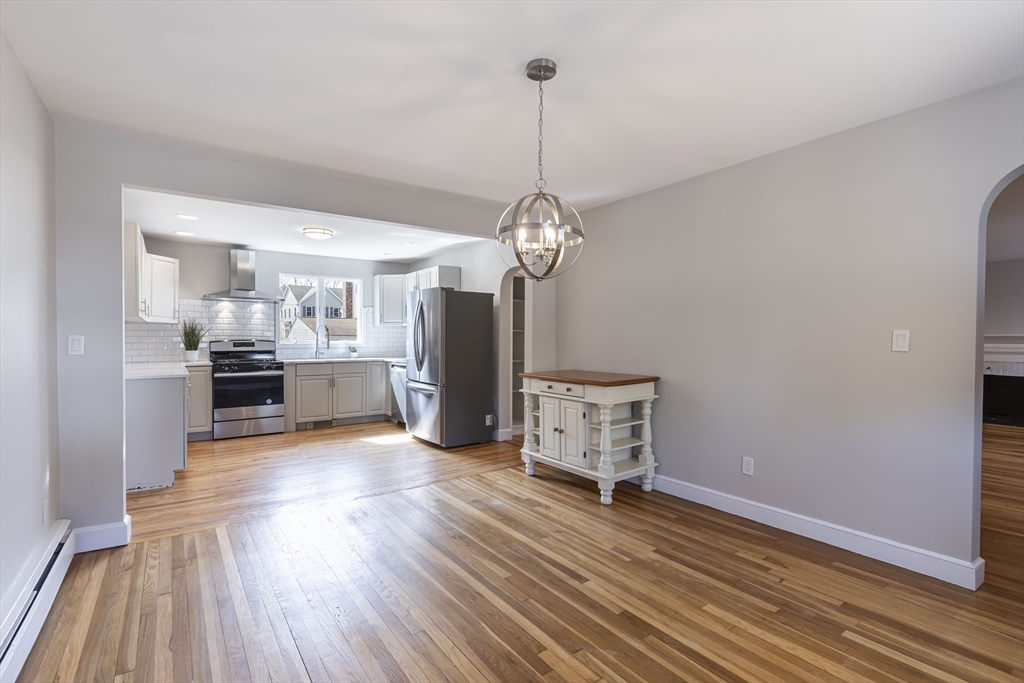 270 Cross St, Winchester