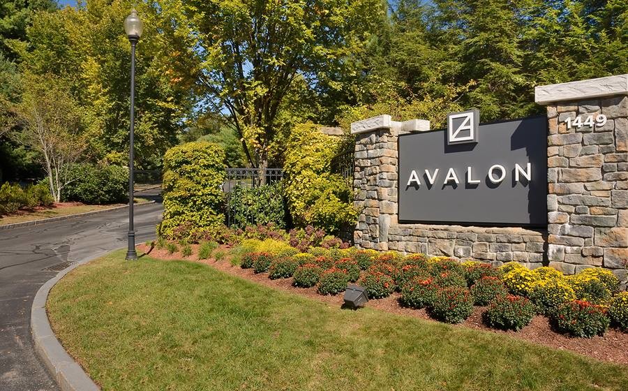 1449 Main St, West End