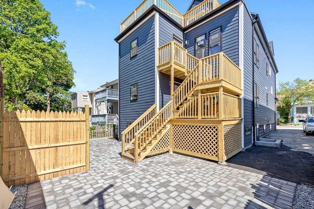 70 Stanley Ave, South Medford