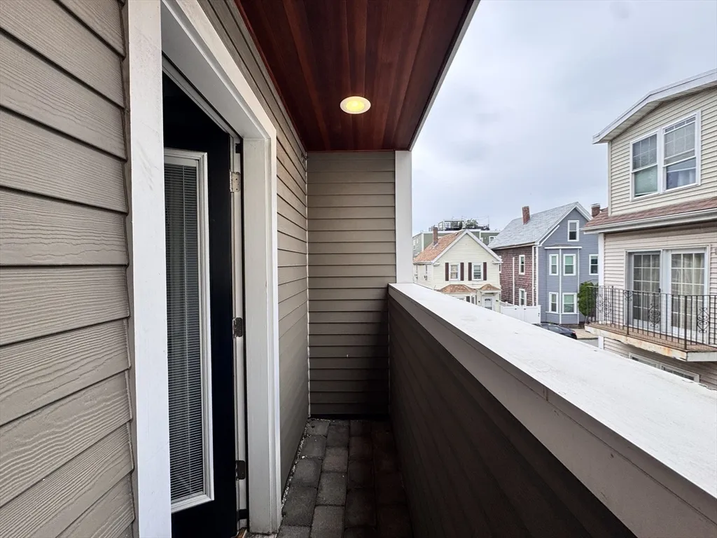 12 Mohawk St, South Boston