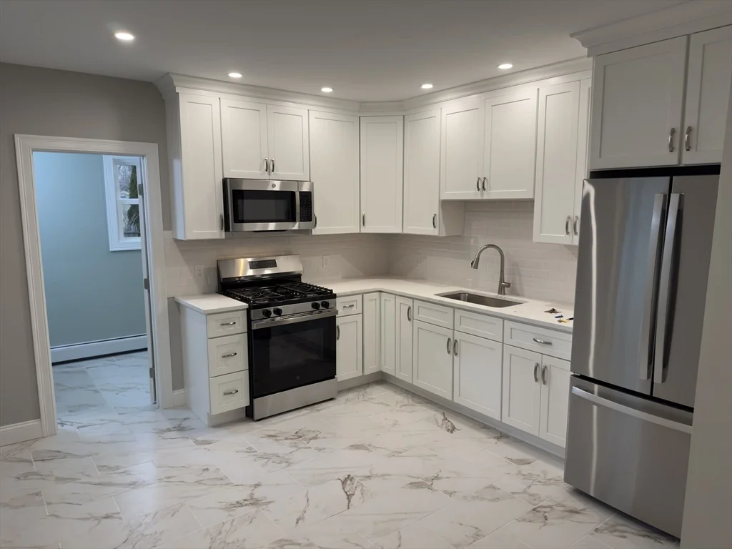 121 Whitman St, New Bedford