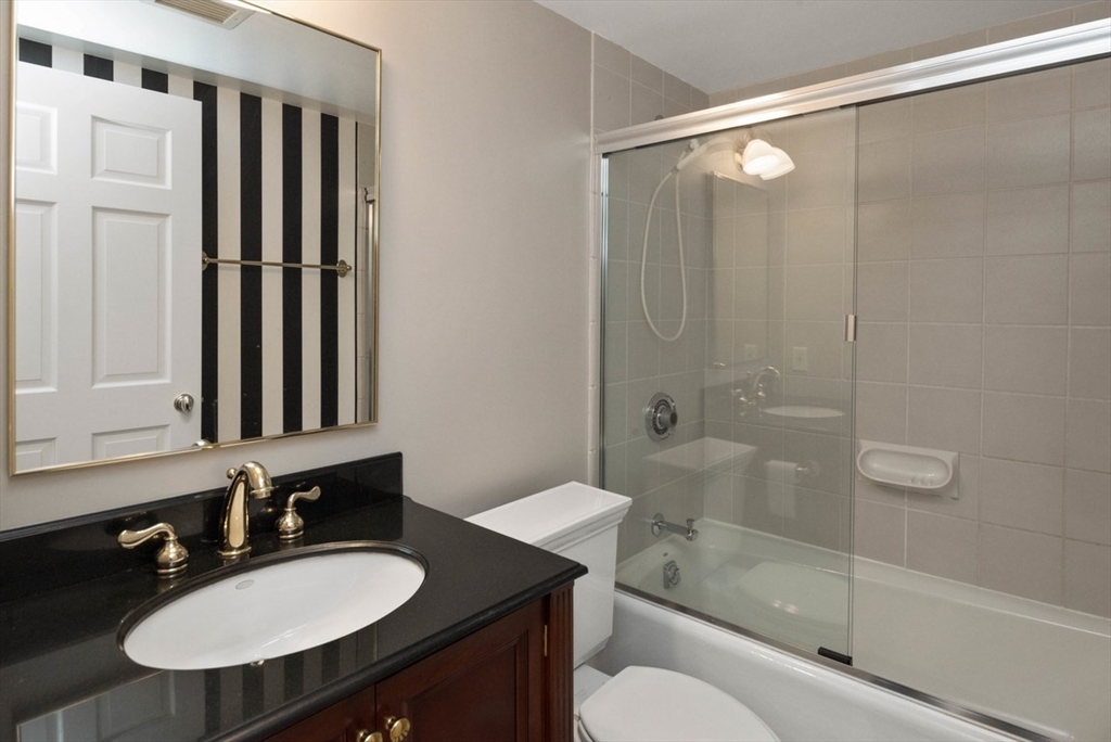 75-83 Cambridge Pkwa, East Cambridge