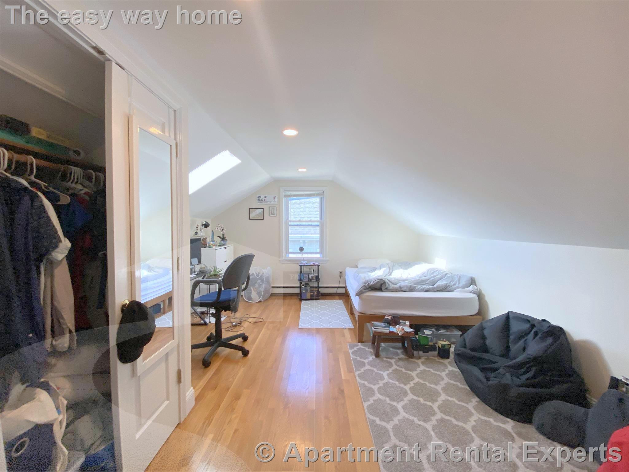 126 Pine St, Central Square