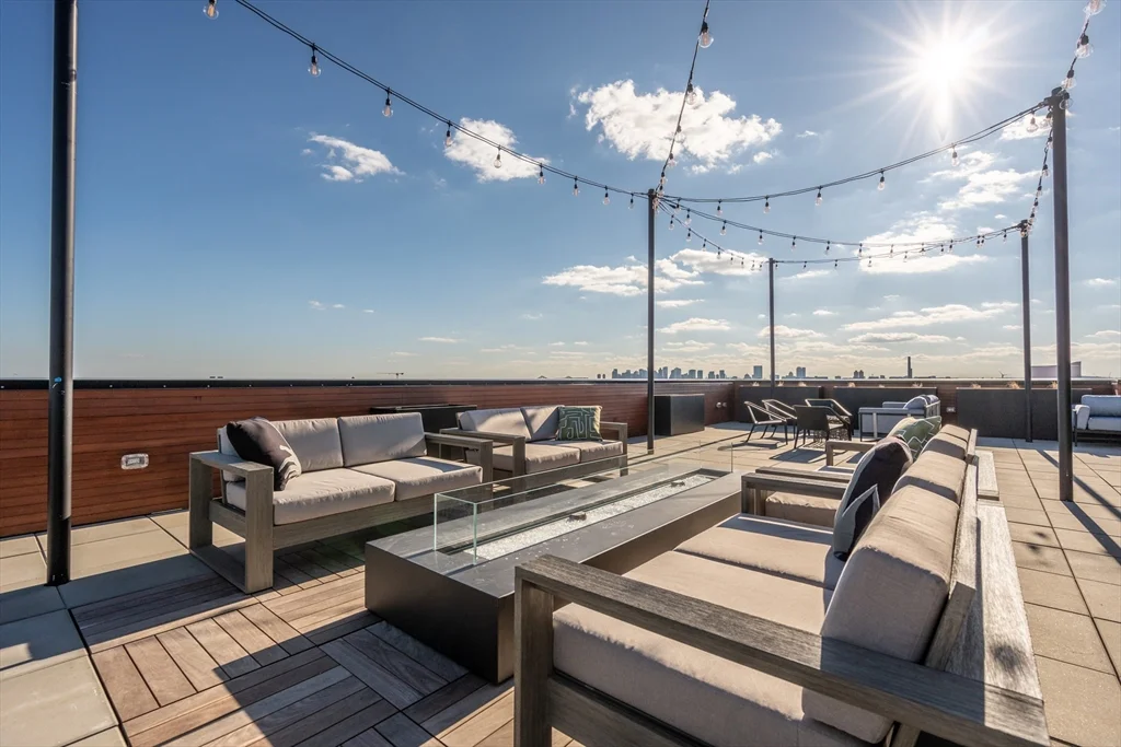 600 Broadway, Everett