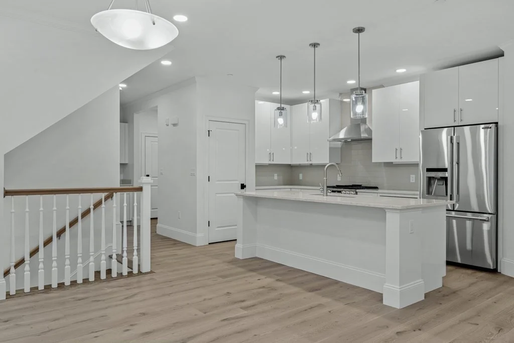 27 Lily Pond Ln, Lexington