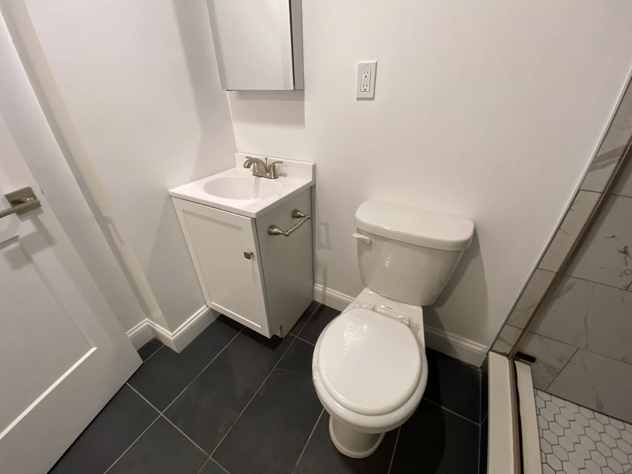 98 Queensberry St, Fenway