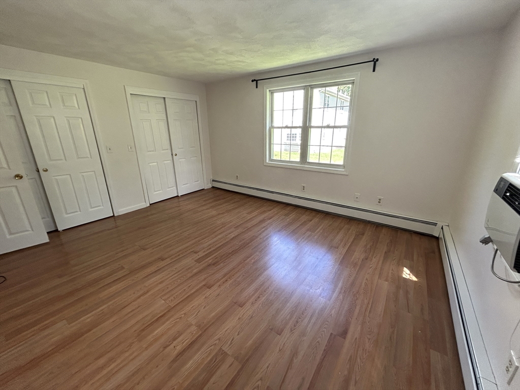 12 Homeward Ln, Natick