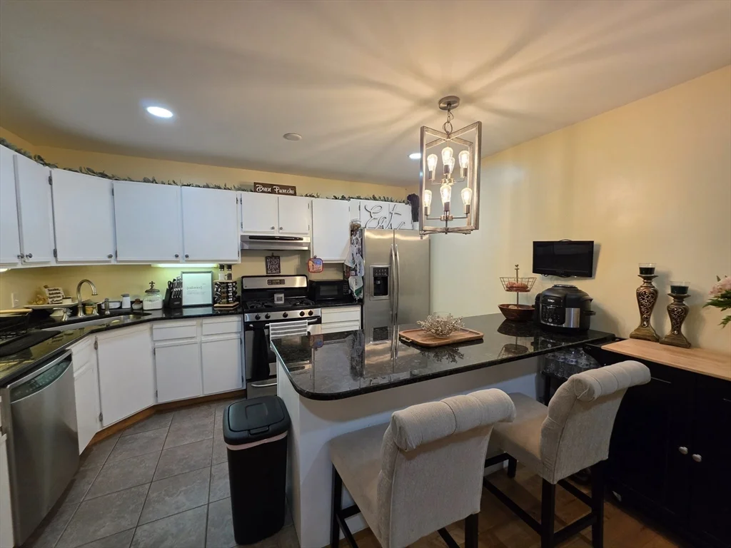104 Johnson Rd, Chicopee