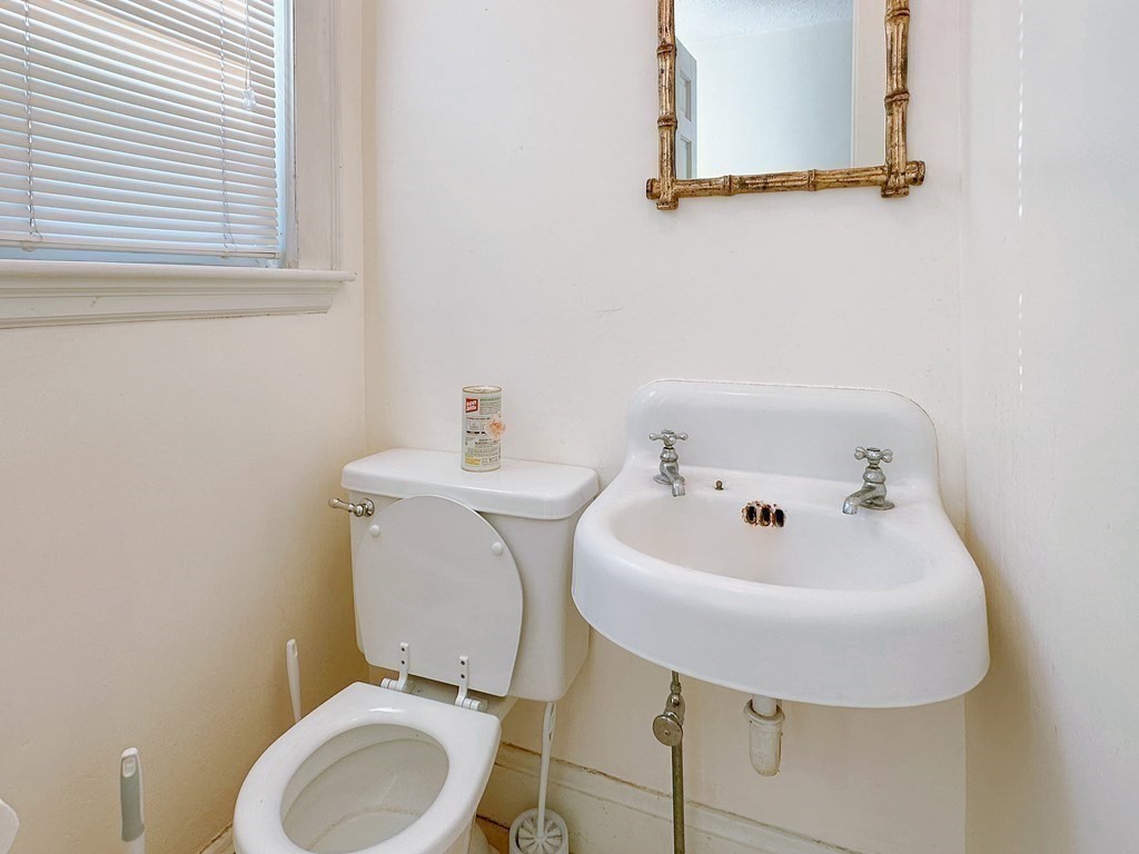 3 bed, 1.5 bath apartment for rent at 32 Valentine Unit SFH, Arlington — photo 11 of 16