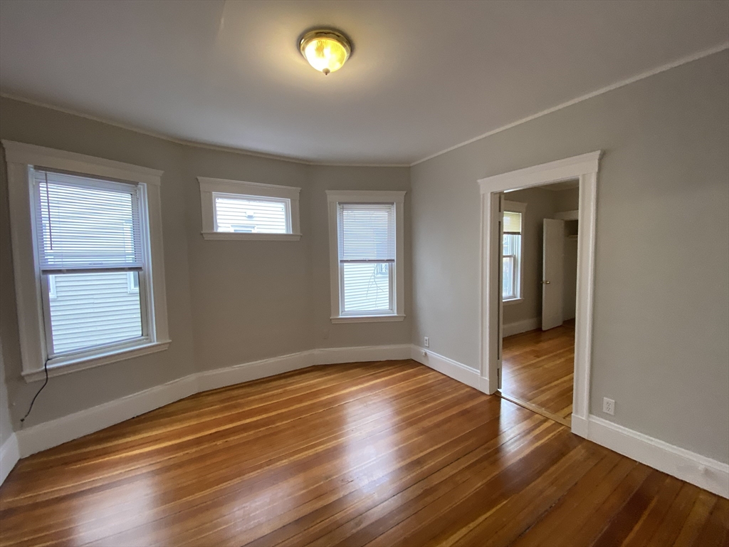 4 bed, 1 bath apartment for rent at 79 Topliff St Unit 2, Dorchester — photo 7 of 9