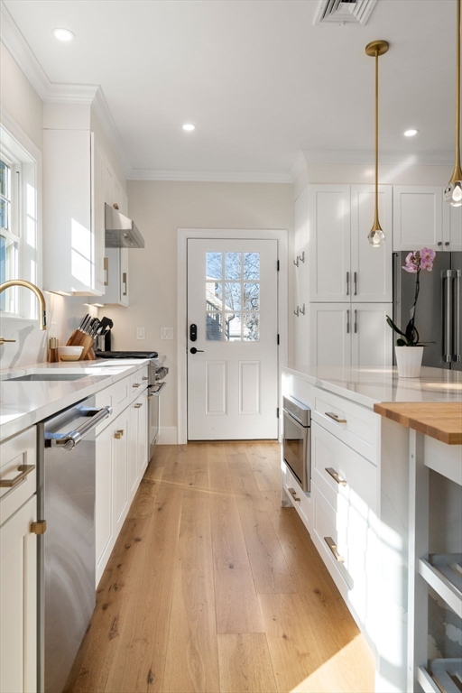 3 bed, 2.5 bath apartment for rent at 14 Norumbega St Unit 14, Strawberry Hill — photo 7 of 19