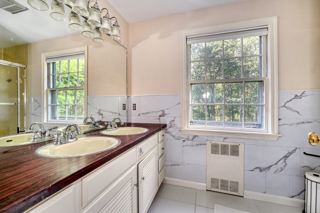 15 Goose Pond Rd, Lincoln