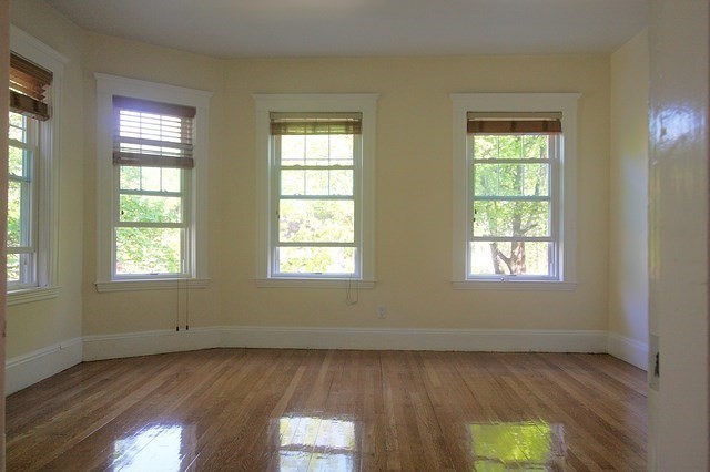 266 Lake Ave, Newton