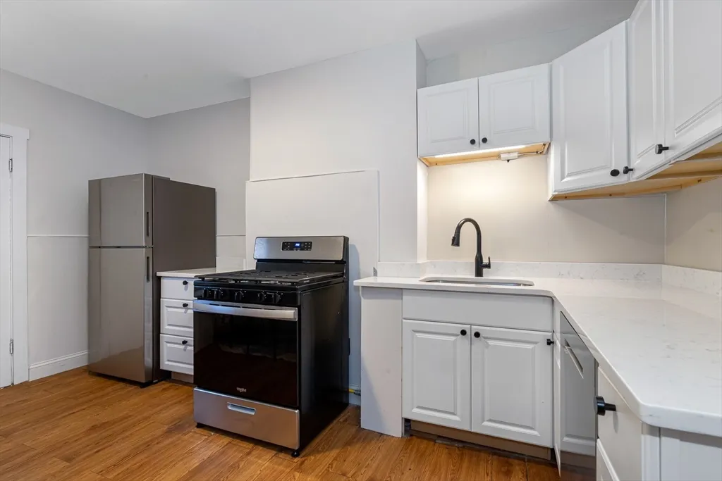 157 Cambridge St, East Cambridge