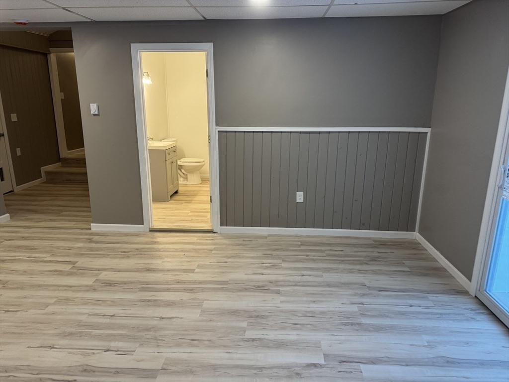 16 Knightville Dam Rd, Huntington