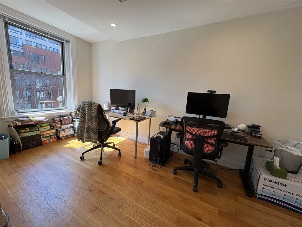 175 Newbury St, Back Bay