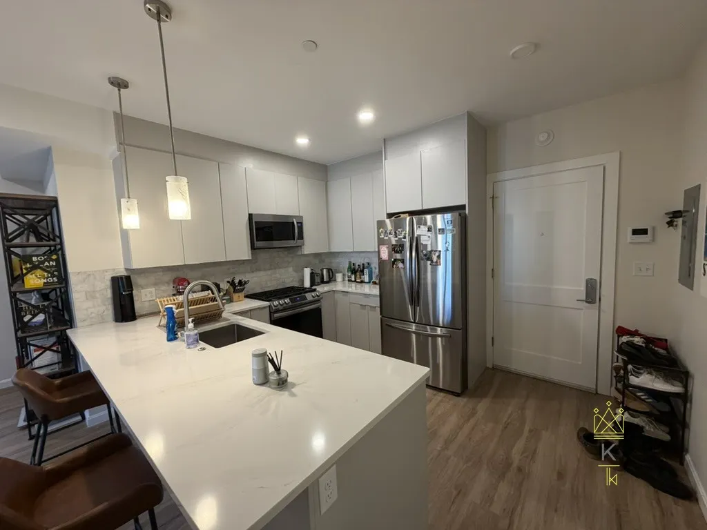 458 Washington St, Brighton