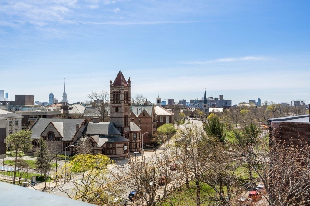 1572 Massachusetts Ave, Harvard Square