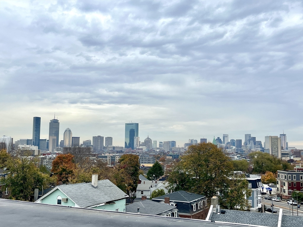 36 Regent St, Roxbury