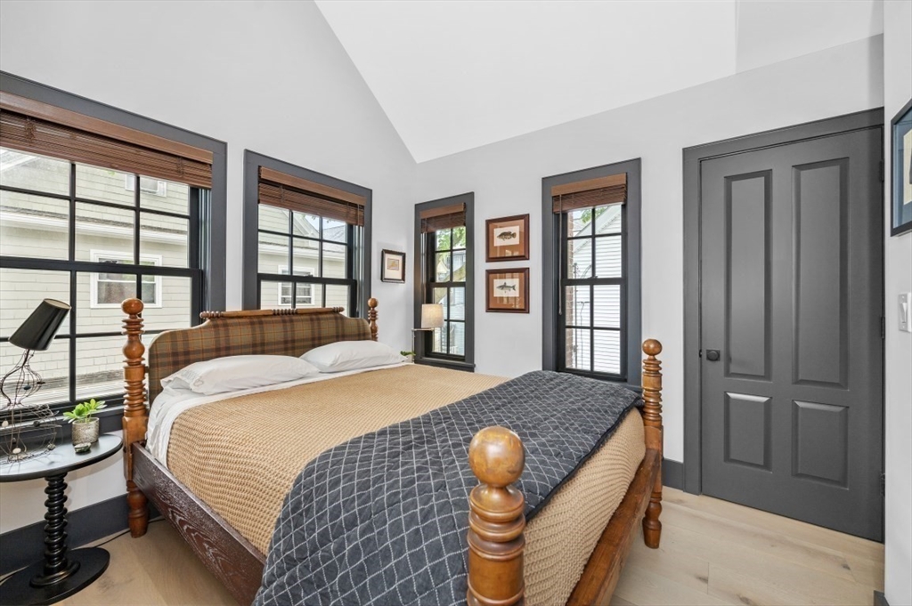 208 Windsor St, The Port