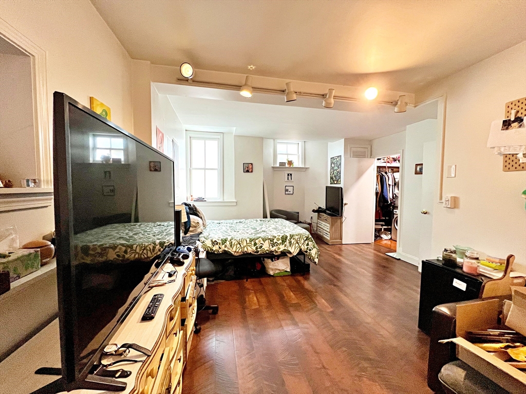 418 Sumner St, East Boston