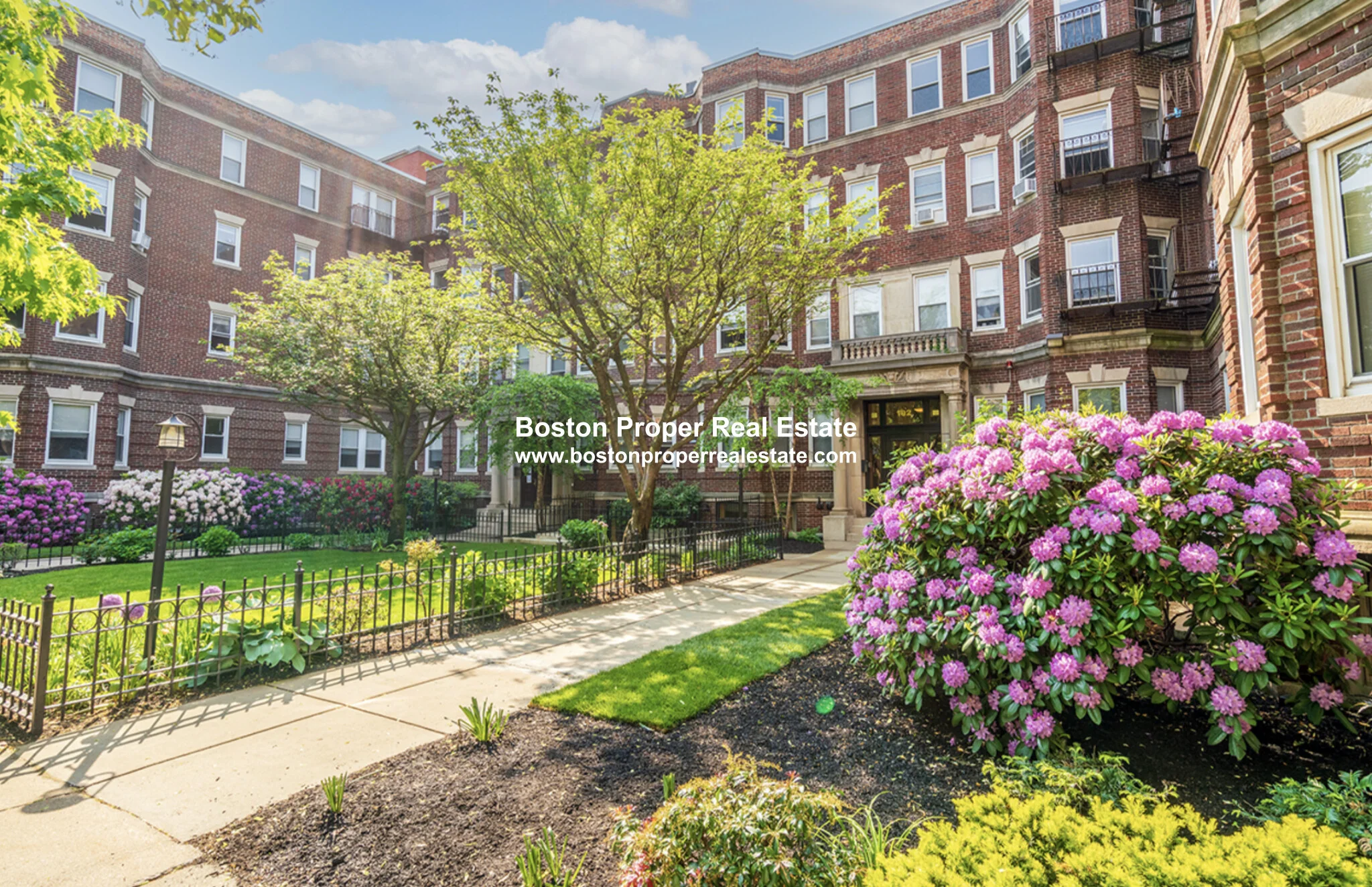 100 Queensberry St, Fenway