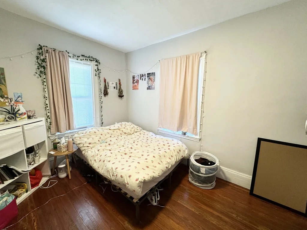 10 Wave Ave, Dorchester