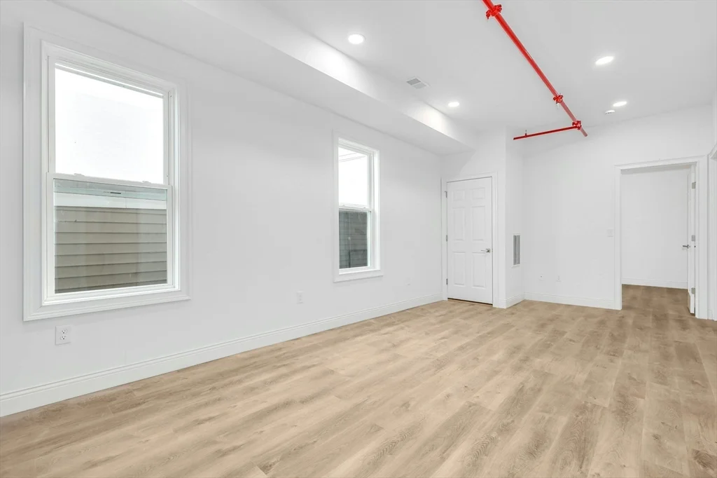 18 South St, Westborough