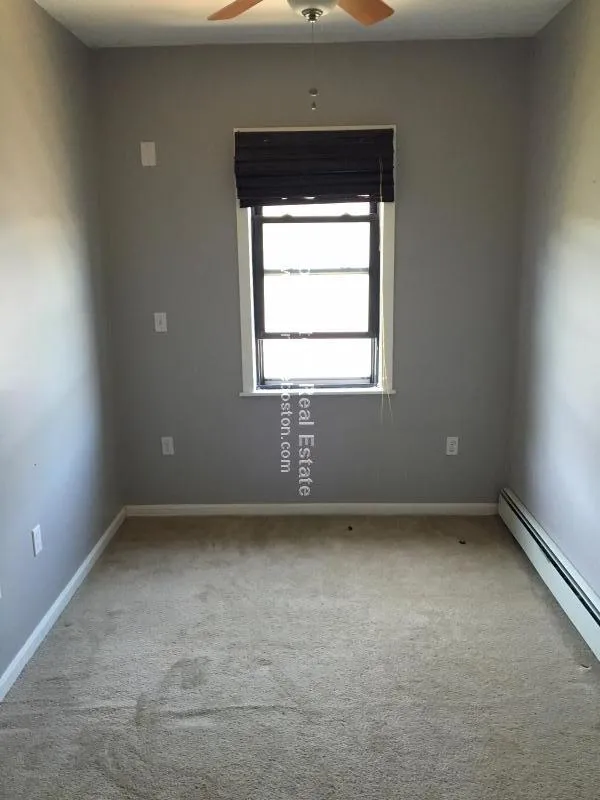 5 Chesterton St, Roxbury