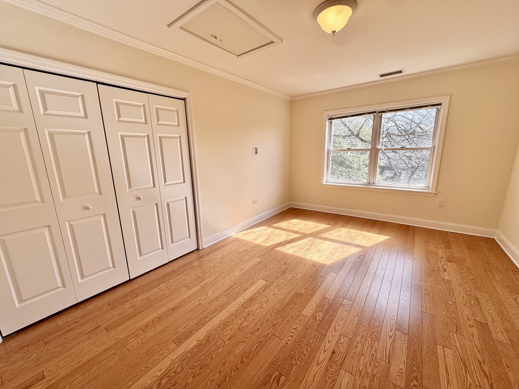 146 Independence Dr, Chestnut Hill